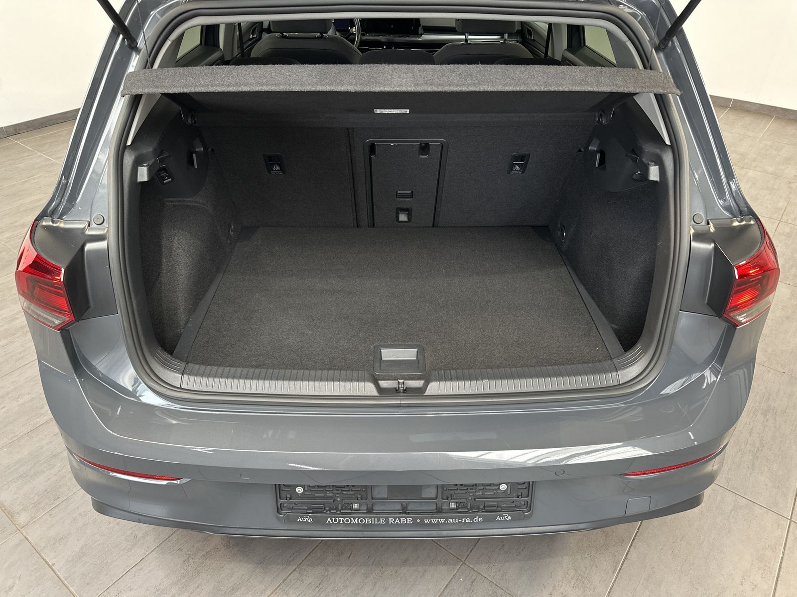 Fahrzeugabbildung Volkswagen Golf 2.0 TDI DSG United NAV+LED+ACC+AHK+DIGDISP