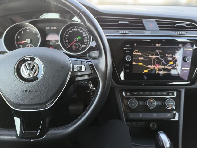 Fahrzeugabbildung Volkswagen Touran 1.5 TSI ACT DSG Highline LED ACC NAVI KAM