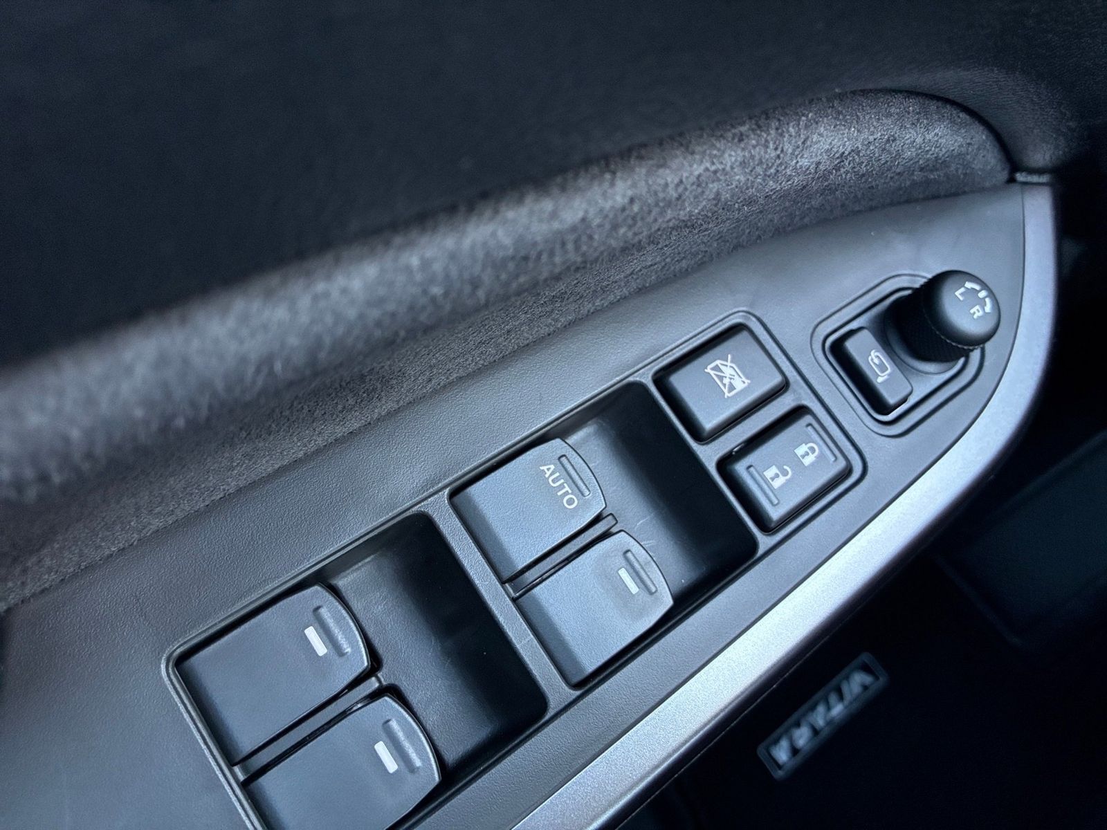 Fahrzeugabbildung Suzuki Vitara 1.4 4x2 Comfort+ Kamera,LED,Navi,PDC,Pano