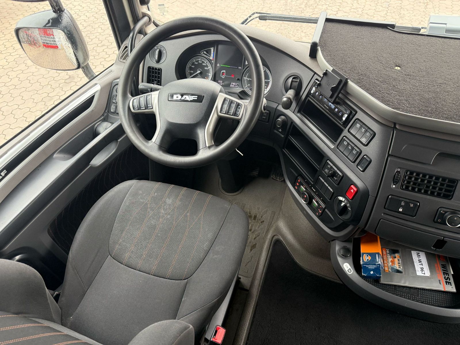 Fahrzeugabbildung DAF XF 530 FT mit Hydraulik sehr gepflegt