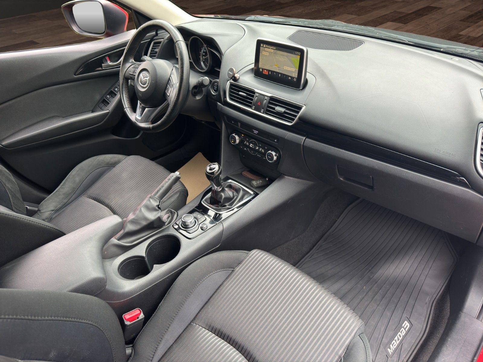 Fahrzeugabbildung Mazda 3 Lim. Center-Line Klimaaut./Sitzheizung/Navi