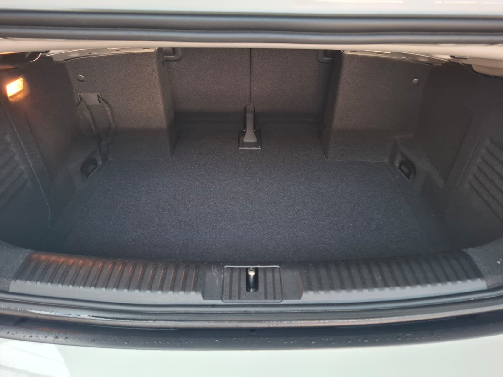 Fahrzeugabbildung Volkswagen Golf VI Cabriolet 2.0 TDI DSG Karmann +AHK +DCC