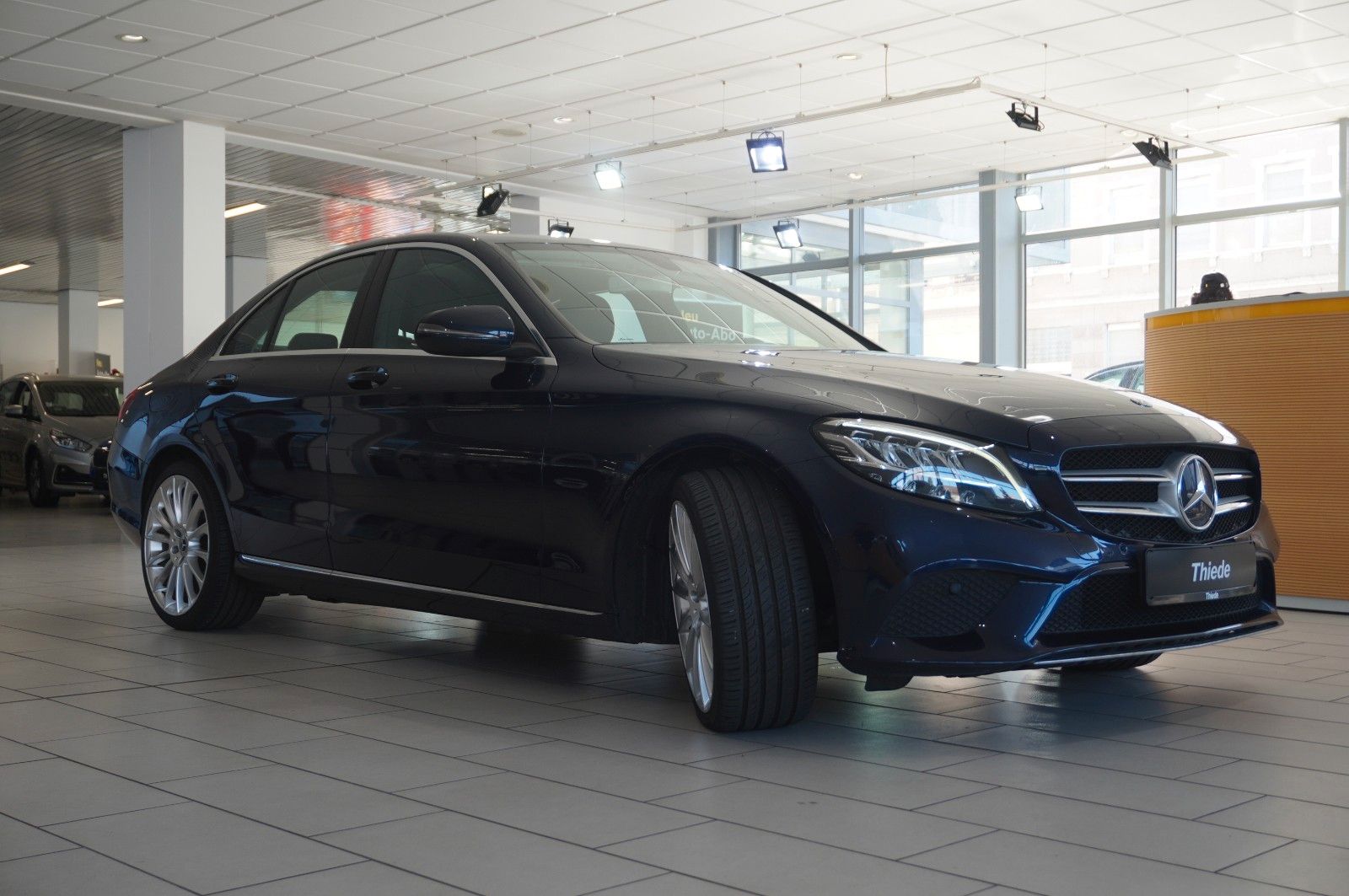 Fahrzeugabbildung Mercedes-Benz C 220 D LIM. AVANTGARDE NAVI/LED/KAMERA/SHZ/AHK