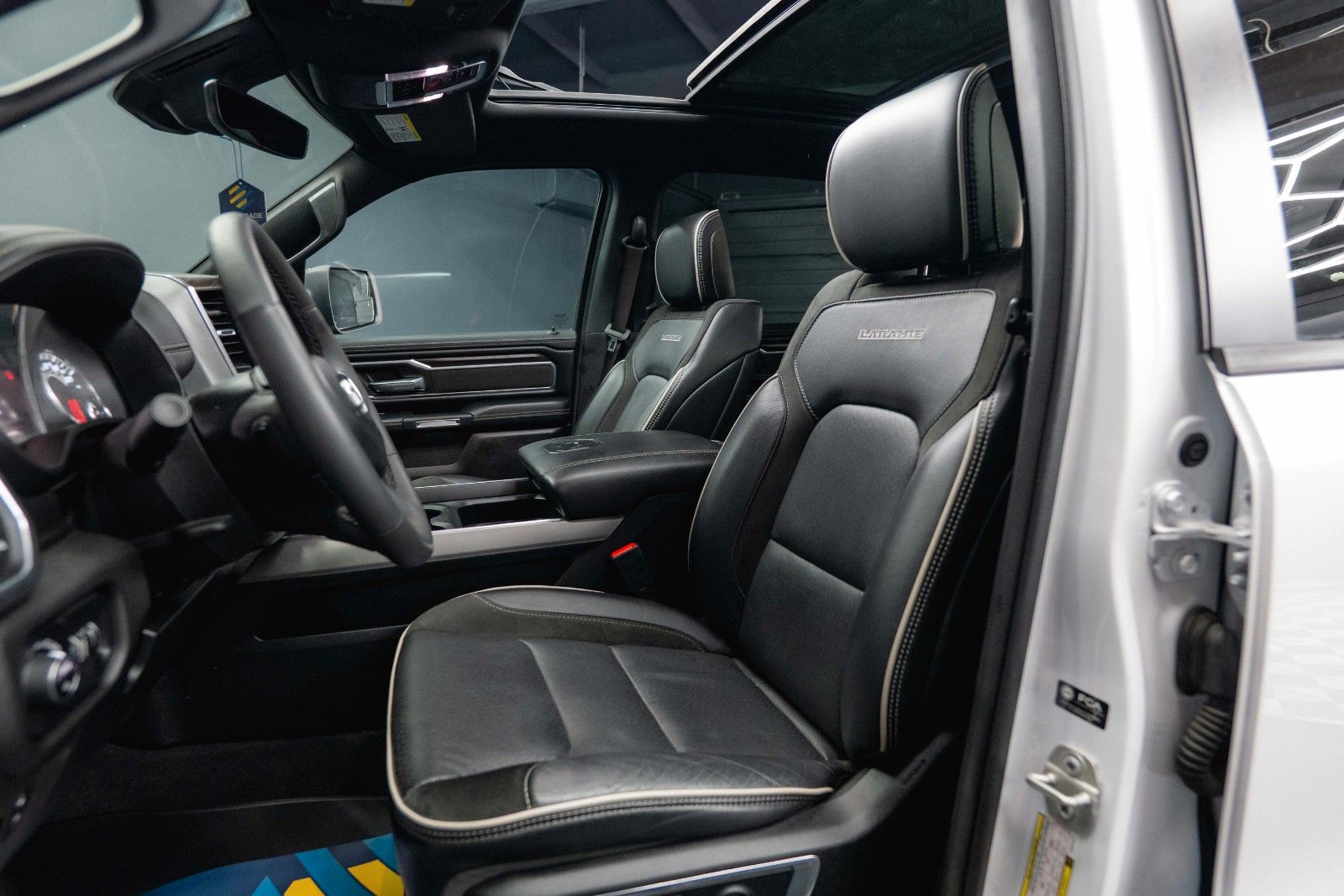 Fahrzeugabbildung Dodge RAM 3.0 MY 25 TWIN TURBO LARAMIE Night Pano ACC