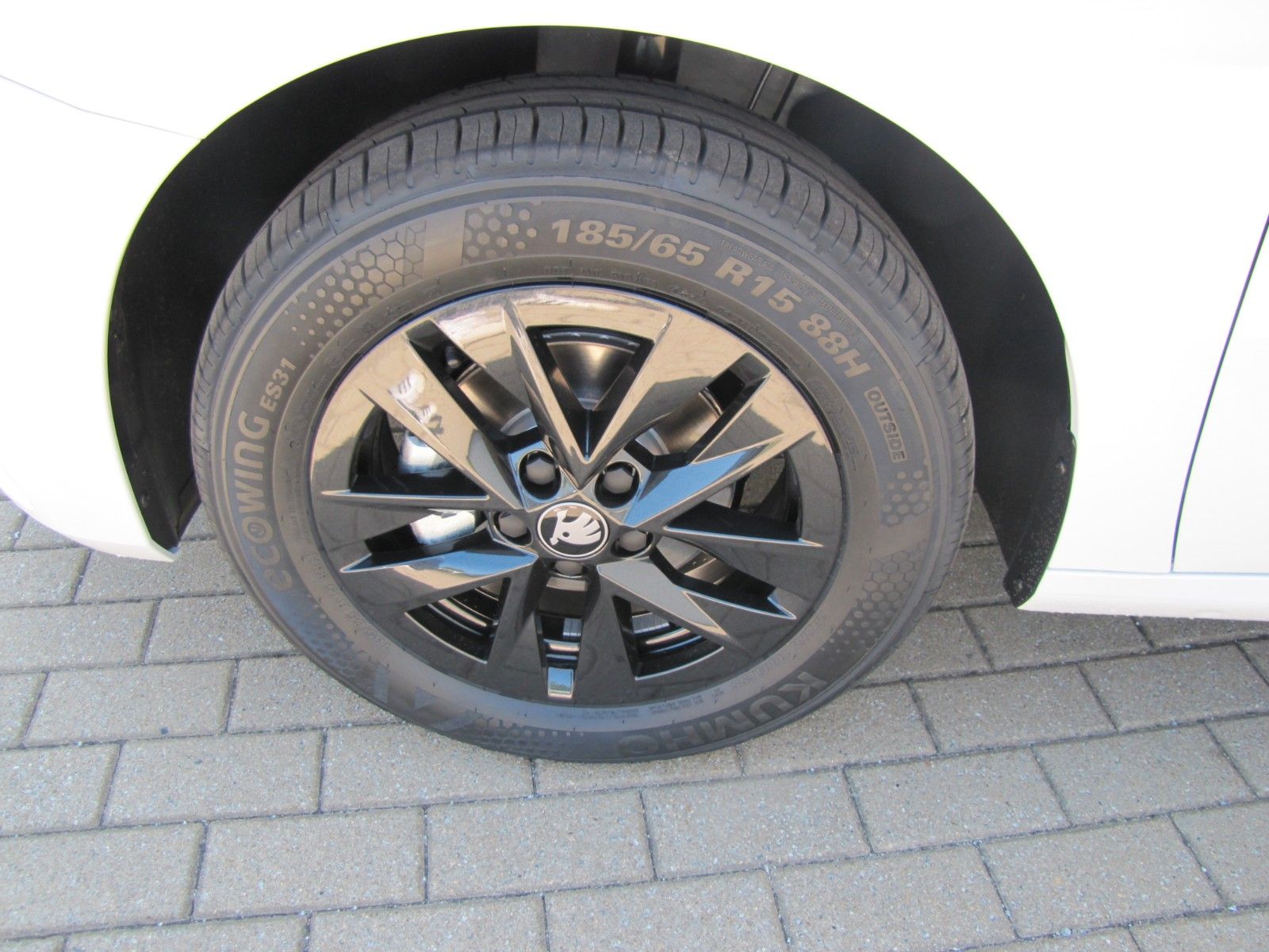 Fahrzeugabbildung SKODA Fabia Selection 1.0 TSI 95PS