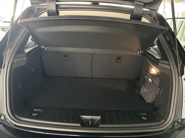 Fahrzeugabbildung BMW i3 REX*NAVI PRO*SHZ*8-FACH*SoH 98%