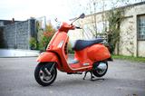 Vespa GTS 300 HPE Orange (Arancio Impulsivo) - VESPA GTS 300 HPE