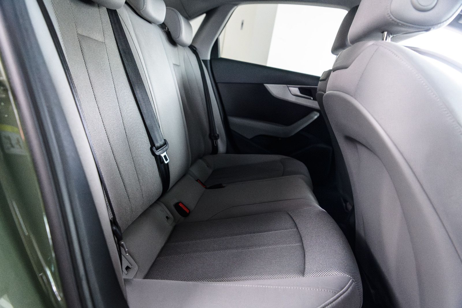 Fahrzeugabbildung Audi A4 Lim. 35 TFSI S-tronic+SHZ+elektr Sitze