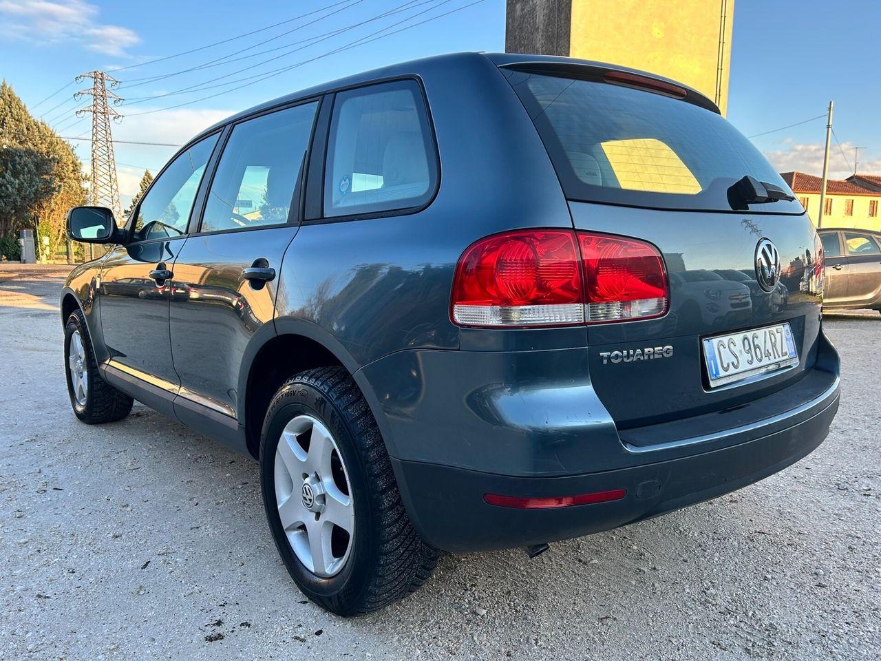Volkswagen Touareg 2005 — photo 8