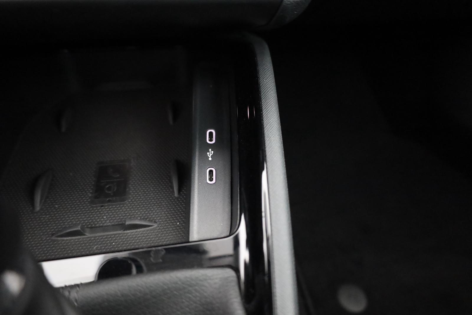 Skoda Kamiq 1.0 TSI DSG Ambition SmartLink Kamera ACC