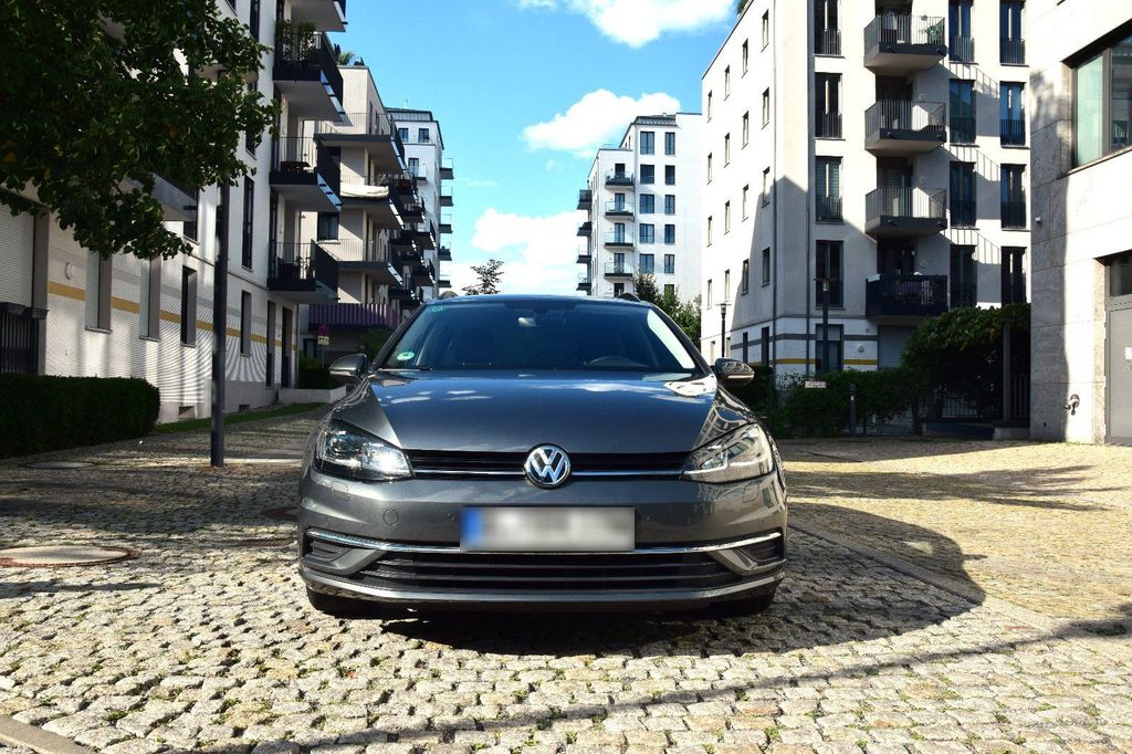 Image of Volkswagen Golf