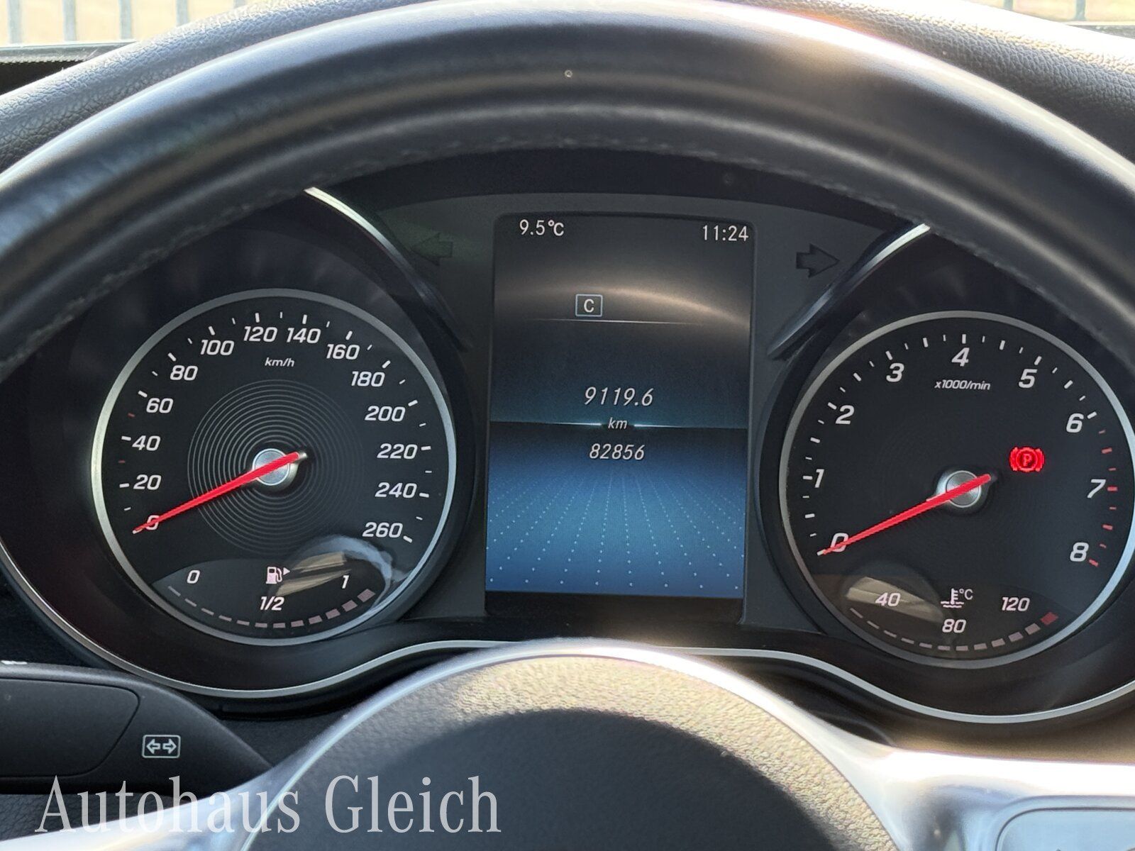 Fahrzeugabbildung Mercedes-Benz C 180 Coupe AMG-Line Interieur/Navi/LED