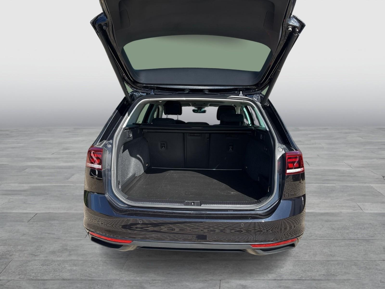 Volkswagen Passat Variant 2.0 BUSINESS PANO AHK 360°CAM ACC