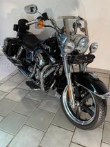 Harley-Davidson Dyna Switchback FLD (die kleine Road King) - HARLEY-DAVIDSON DYNA