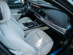 BMW M760 – 26 / 32