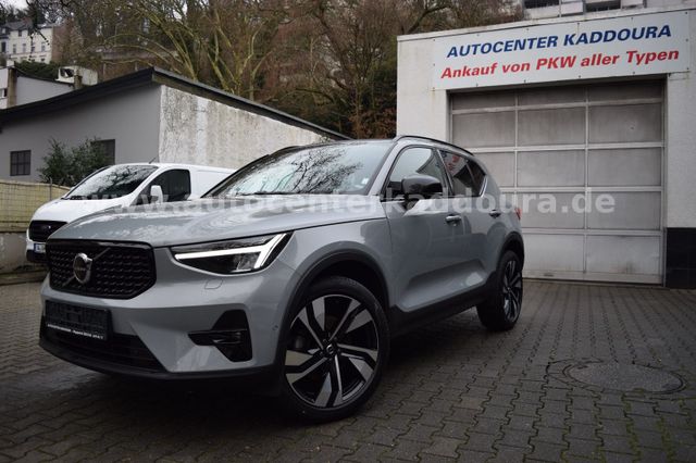 Volvo XC40 B4Ultimate Dark,Pano,360°Kam,20"Al,Blis+ACC