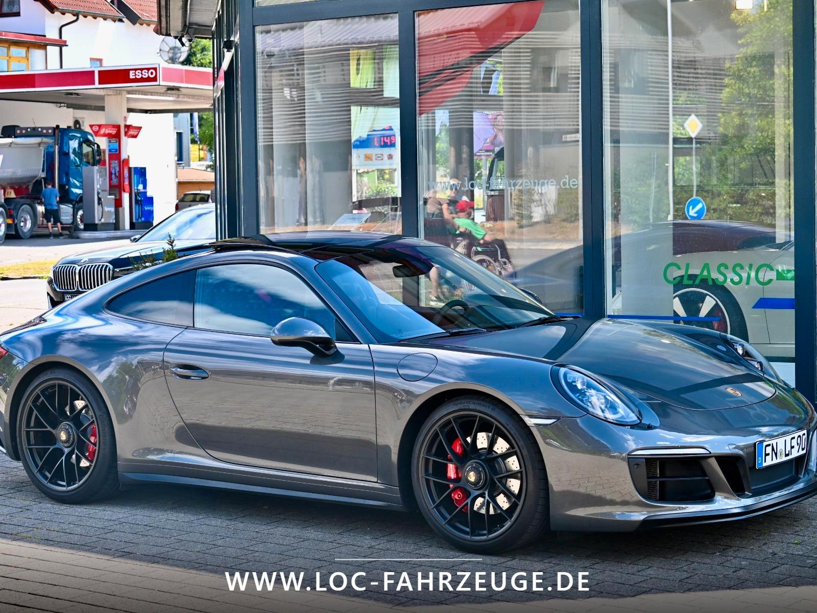 Porsche 911 Carrera 4 GTS
