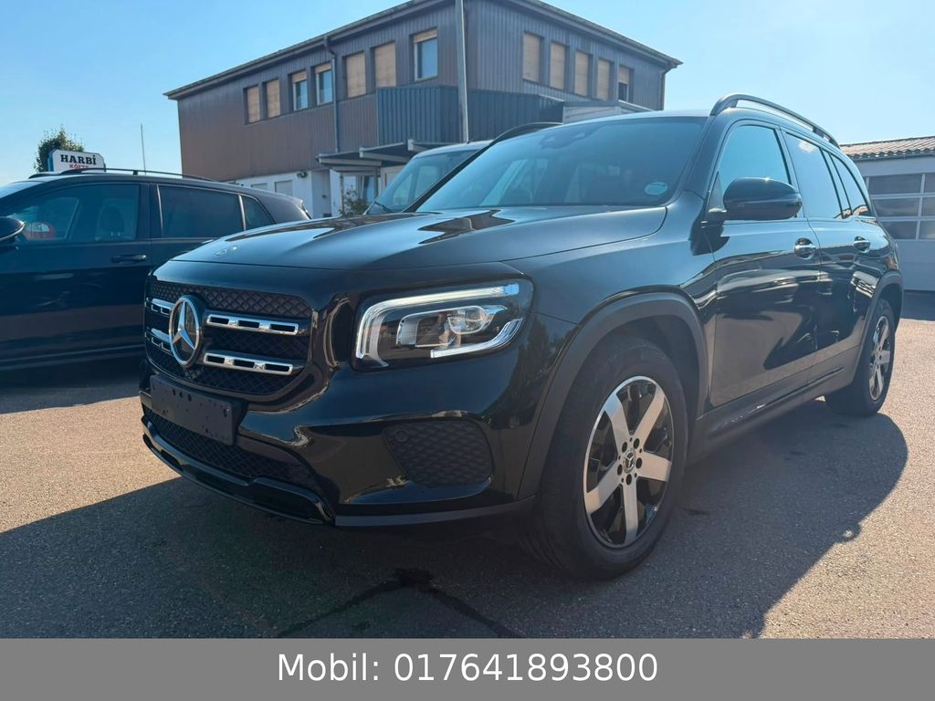 Image of Mercedes-Benz GLB 220