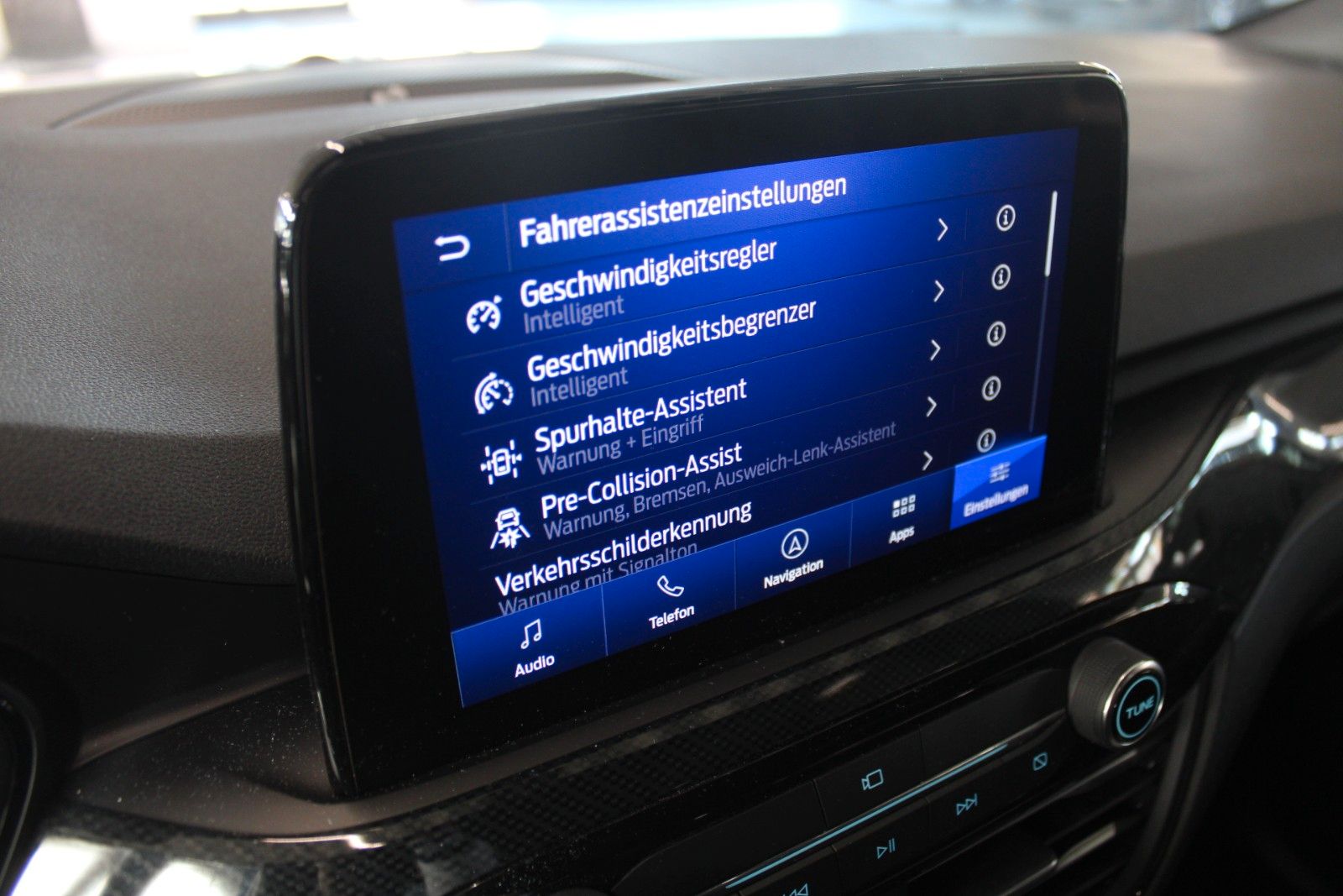 Fahrzeugabbildung Ford Kuga PHEV ST-Line X LED HUD 2xCam ACC WinterPak.
