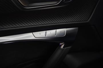 2023 AUDI RS6 — миниатюра 16