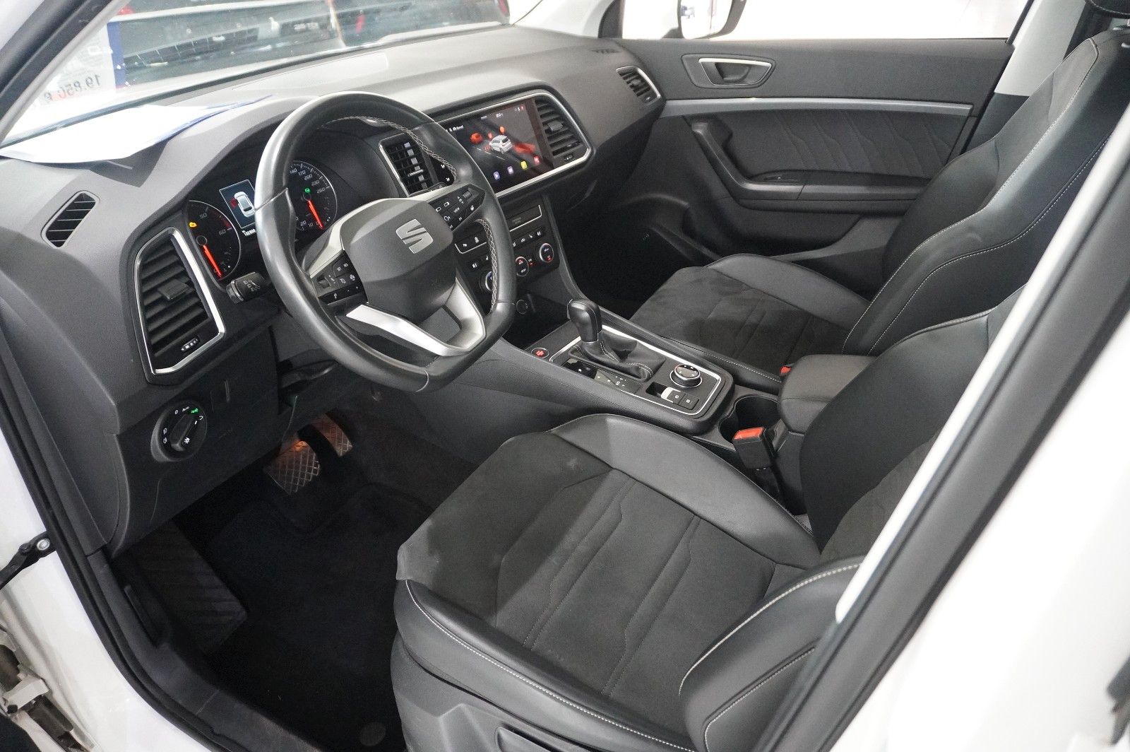 Fahrzeugabbildung SEAT Ateca 2.0 TDI 4DRIVE STYLE NAVI/LED/SH/SPORT/AHK