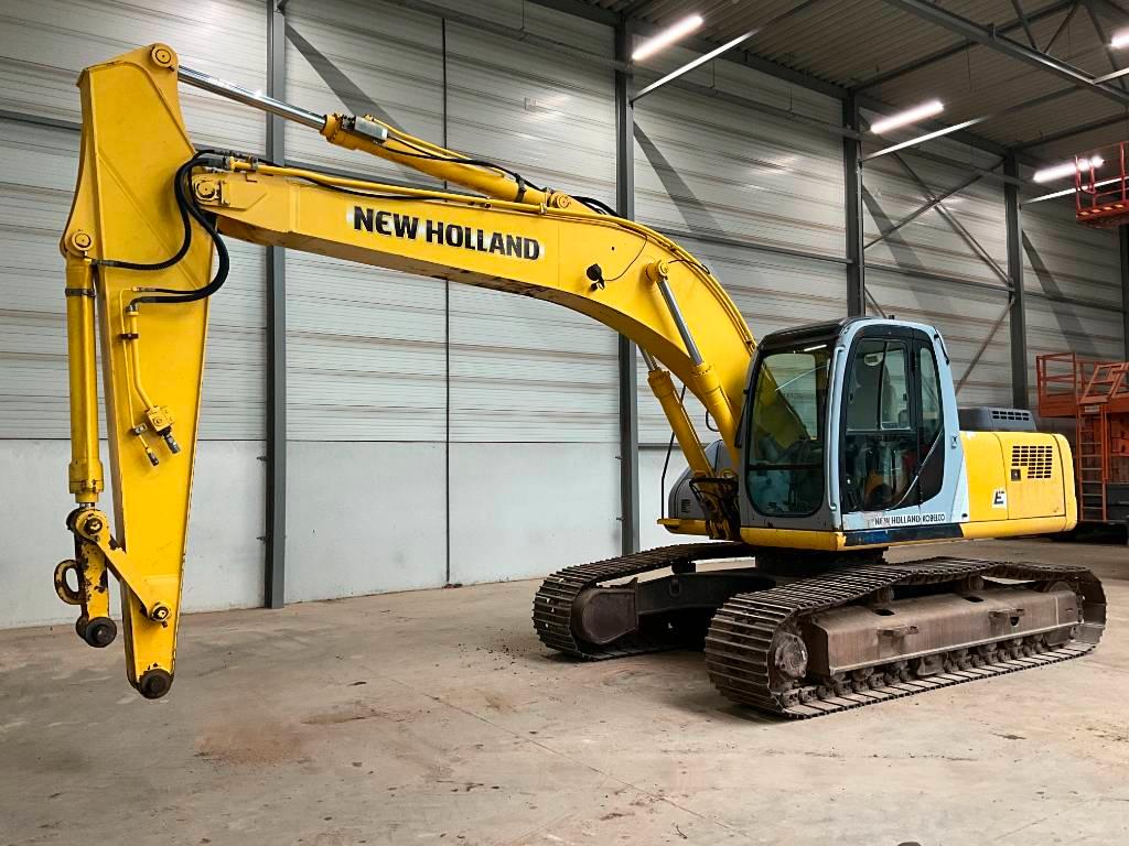 New Holland E 215