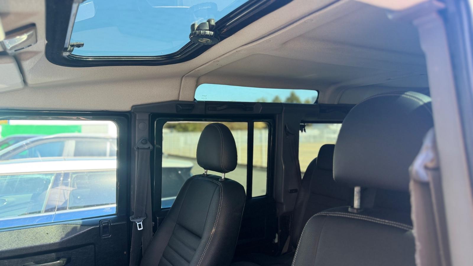 Land Rover Defender 110 Station Wagon 2.4 TD4 | 122 ch | BVM | Sièges sport chauffants | Attelage | Pare-brise chauffant | Jantes alliage