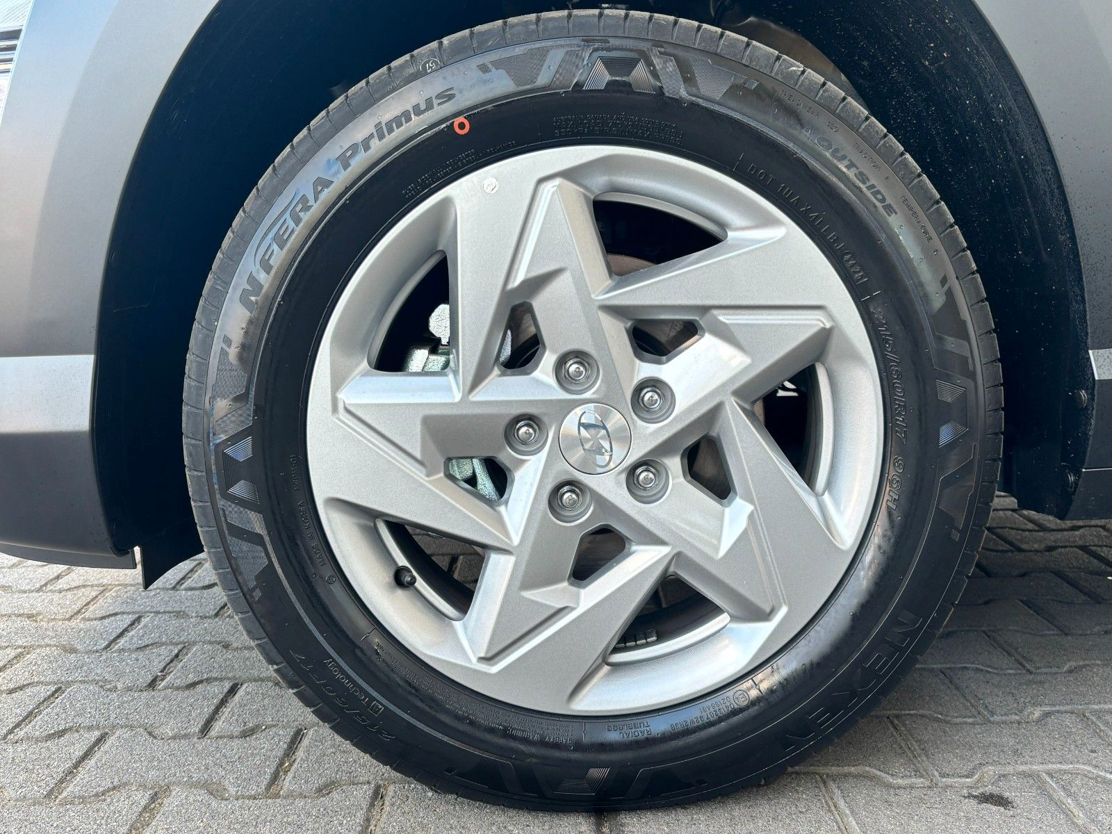 Fahrzeugabbildung Hyundai Kona 1.6 T-GDI Trend KlimaA,LED,Navi,SHZ,el.Heck