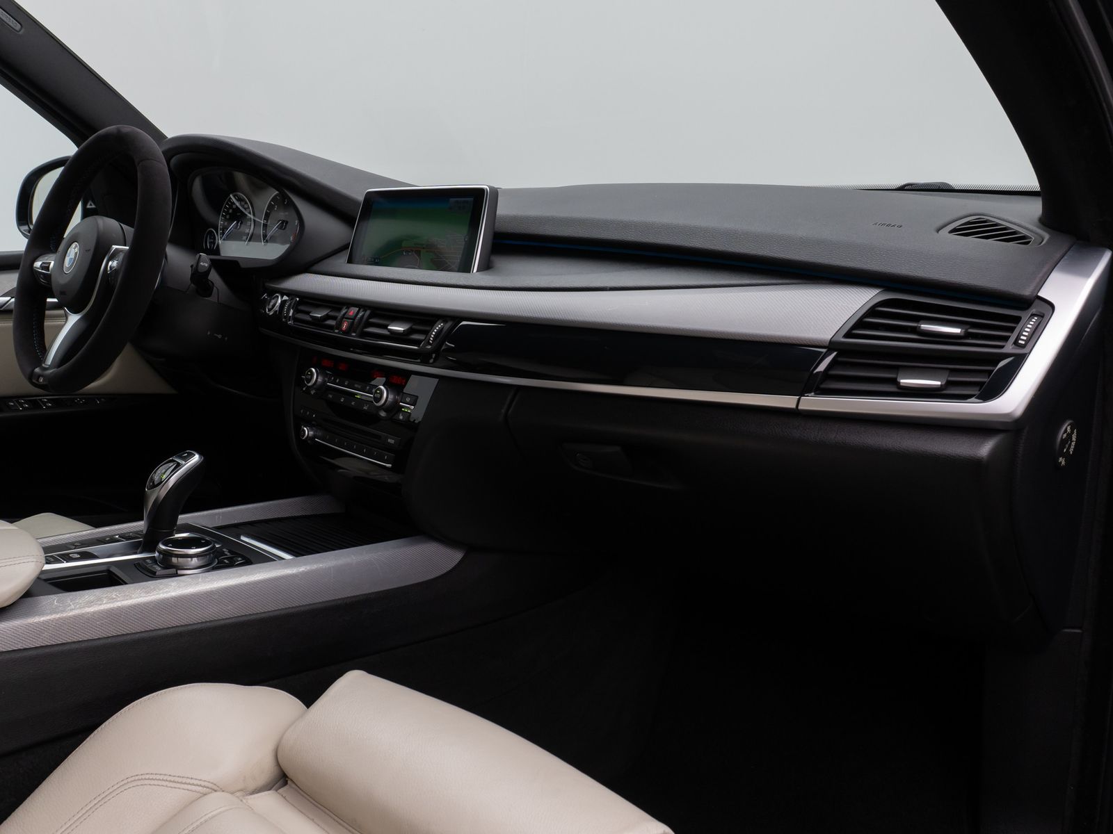 Fahrzeugabbildung BMW X5 xD30d M Sport HUD HiFi NaviPro PDC LED Leder