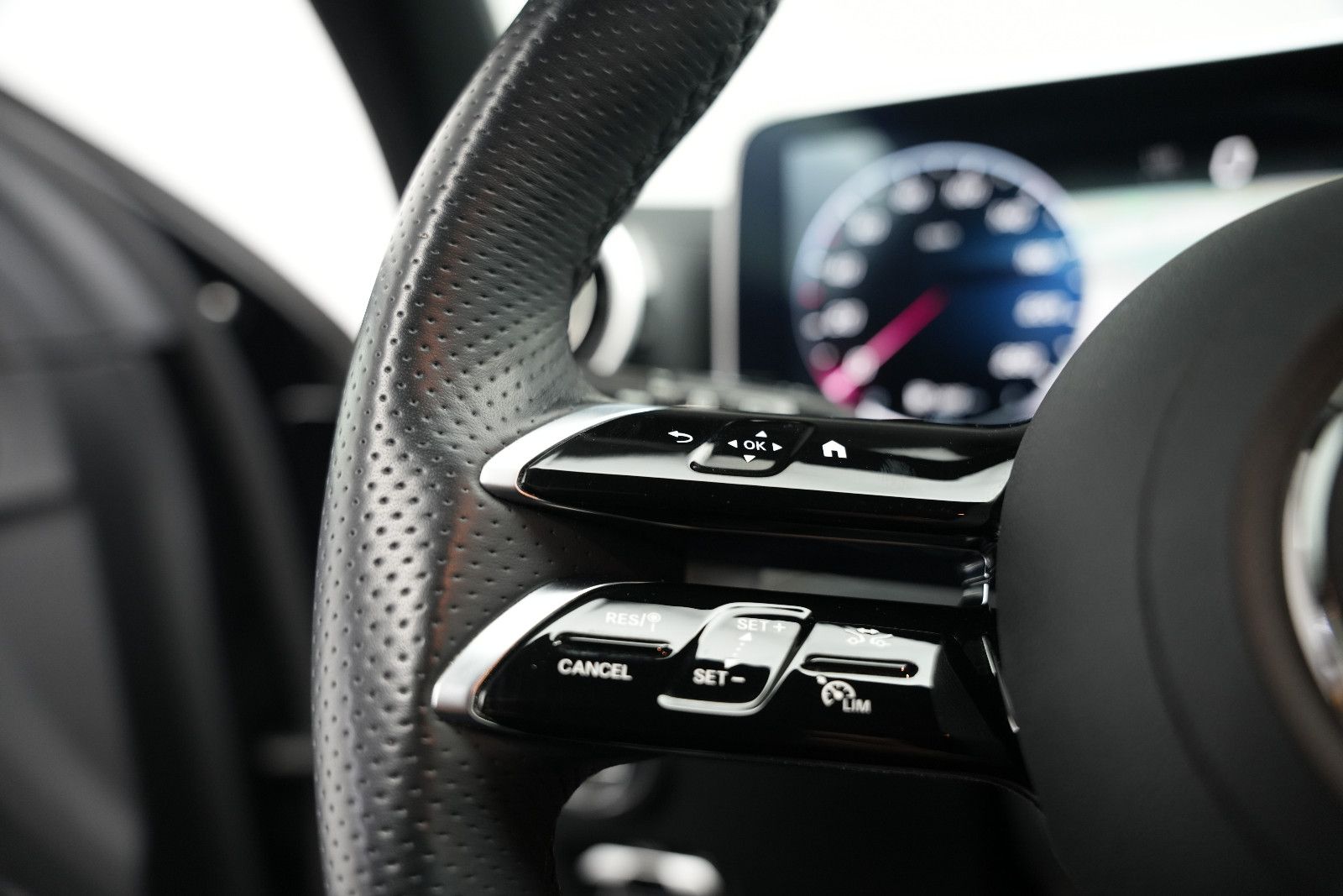 Fahrzeugabbildung Mercedes-Benz C 220d *AMG*Carbon*Ambiente*Kamera*AHK