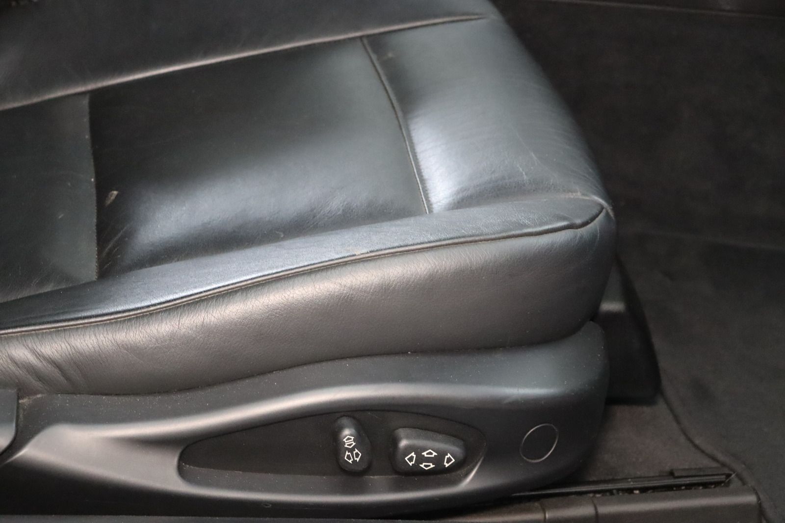 Fahrzeugabbildung BMW 323 Ci Cabrio Sitzhzg. * Leder * Klimaautom.
