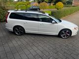Volvo V70 D5 Geartronic RDesign Vollausst,Leder,Aut. - Volvo V70 mit Diesel-Antrieb: Kombi