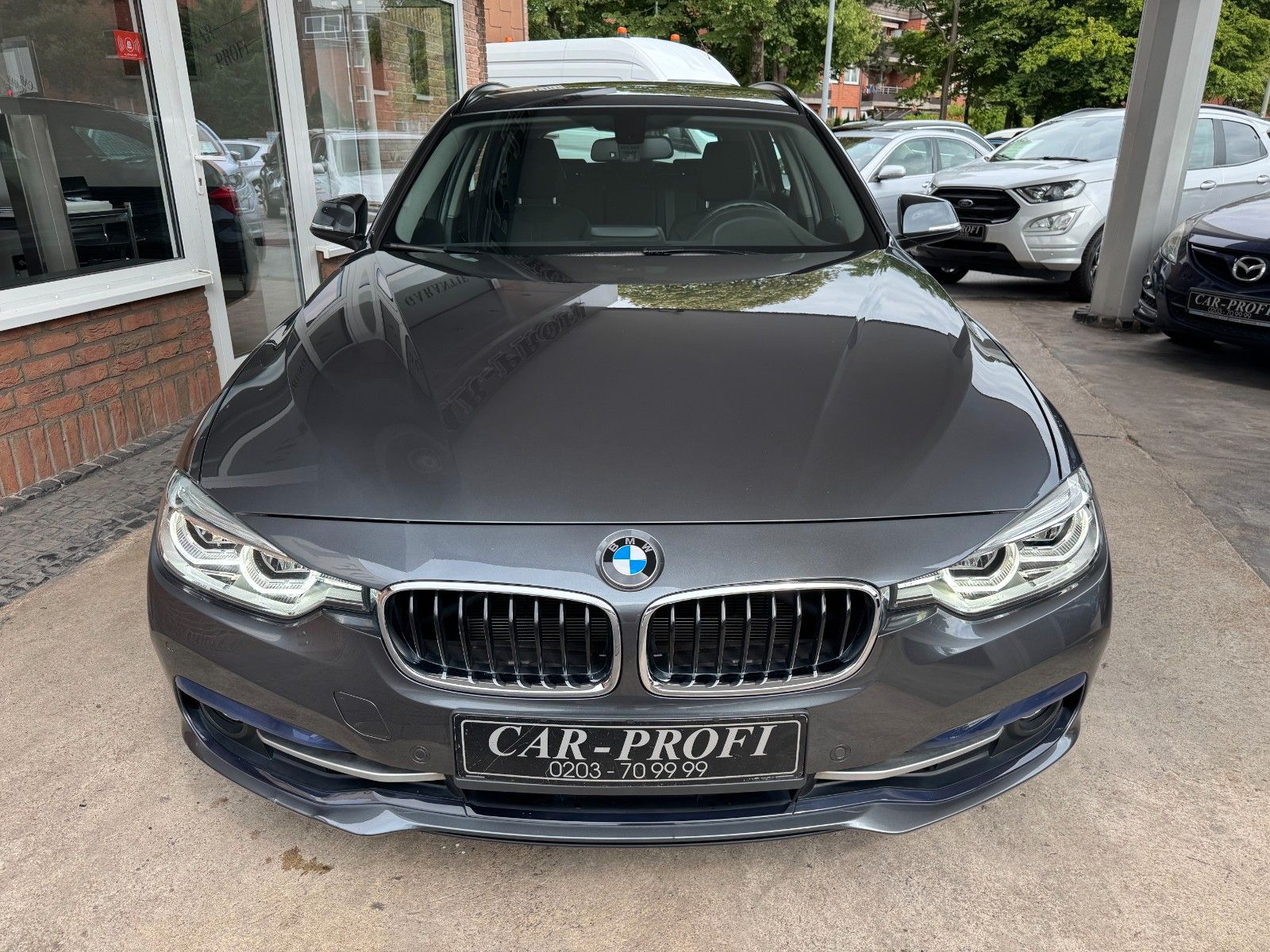 Fahrzeugabbildung BMW 320 i Touring Sport Line Autom. Navi/LED/53 Tkm