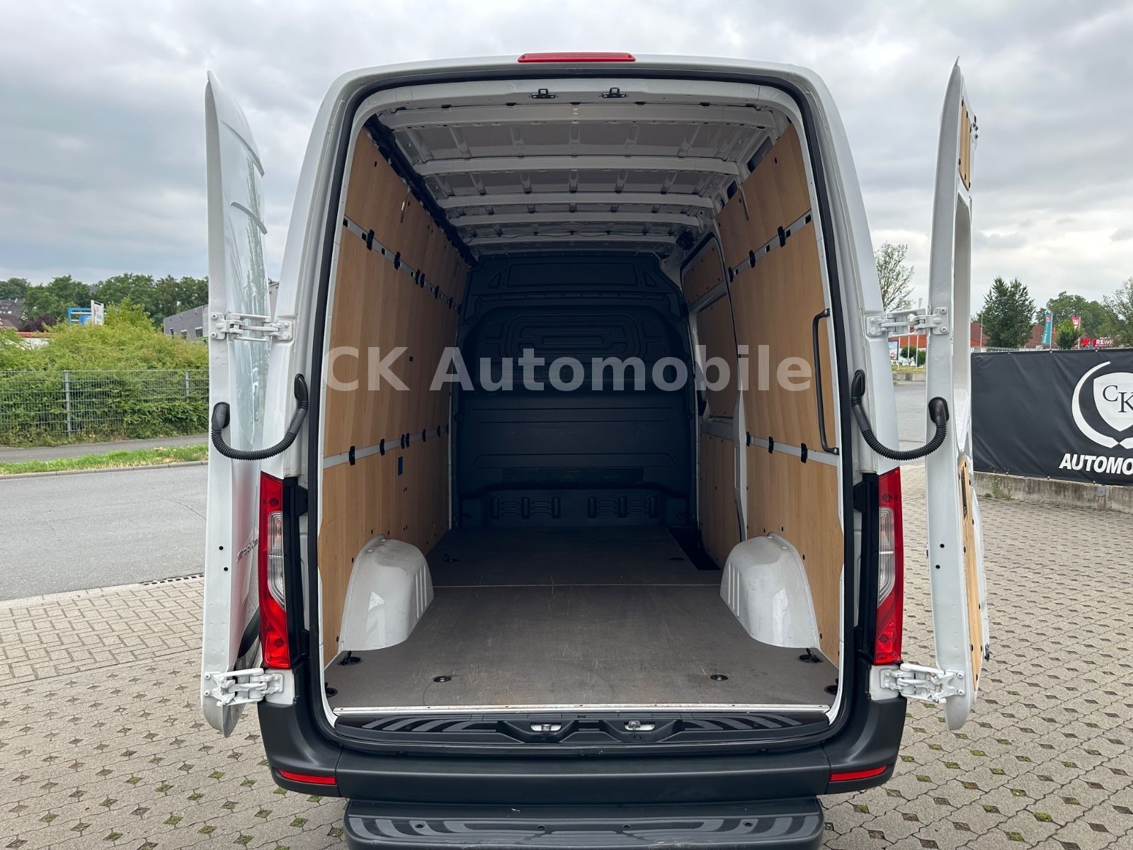 Fahrzeugabbildung Mercedes-Benz Sprinter III Kasten 317 RWD L2H2/Klima/Tempomat