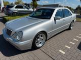 Mercedes-Benz Mercedes E 200 W 210 - Mercedes-Benz E-Klasse: W210