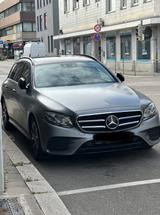 Mercedes-Benz E 300 DE AMG Look Sportliches Design . -Grau Mat - Mercedes-Benz E 300 Gebrauchtwagen in Stuttgart