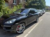 Porsche Cayenne Turbo eAHK Keyl. Burm. Vollausst. Tausch - Porsche Cayenne aus 2010: Turbo