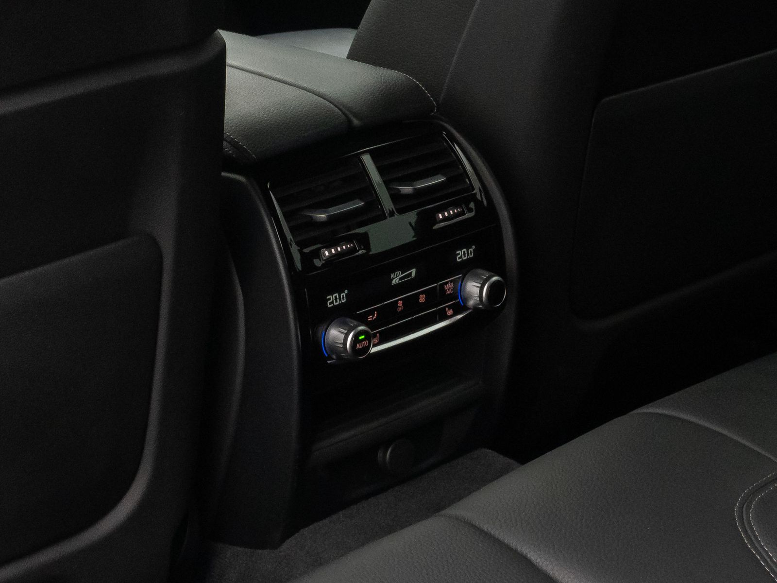 Fahrzeugabbildung BMW 540i xD LuxuryLine HUD Kamera HiFi Alarm Komfort