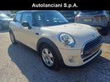 MINI Cooper D 1500 5 PORTE 116CV AUTOM. NAV PDC  - weiße MINI Cooper D