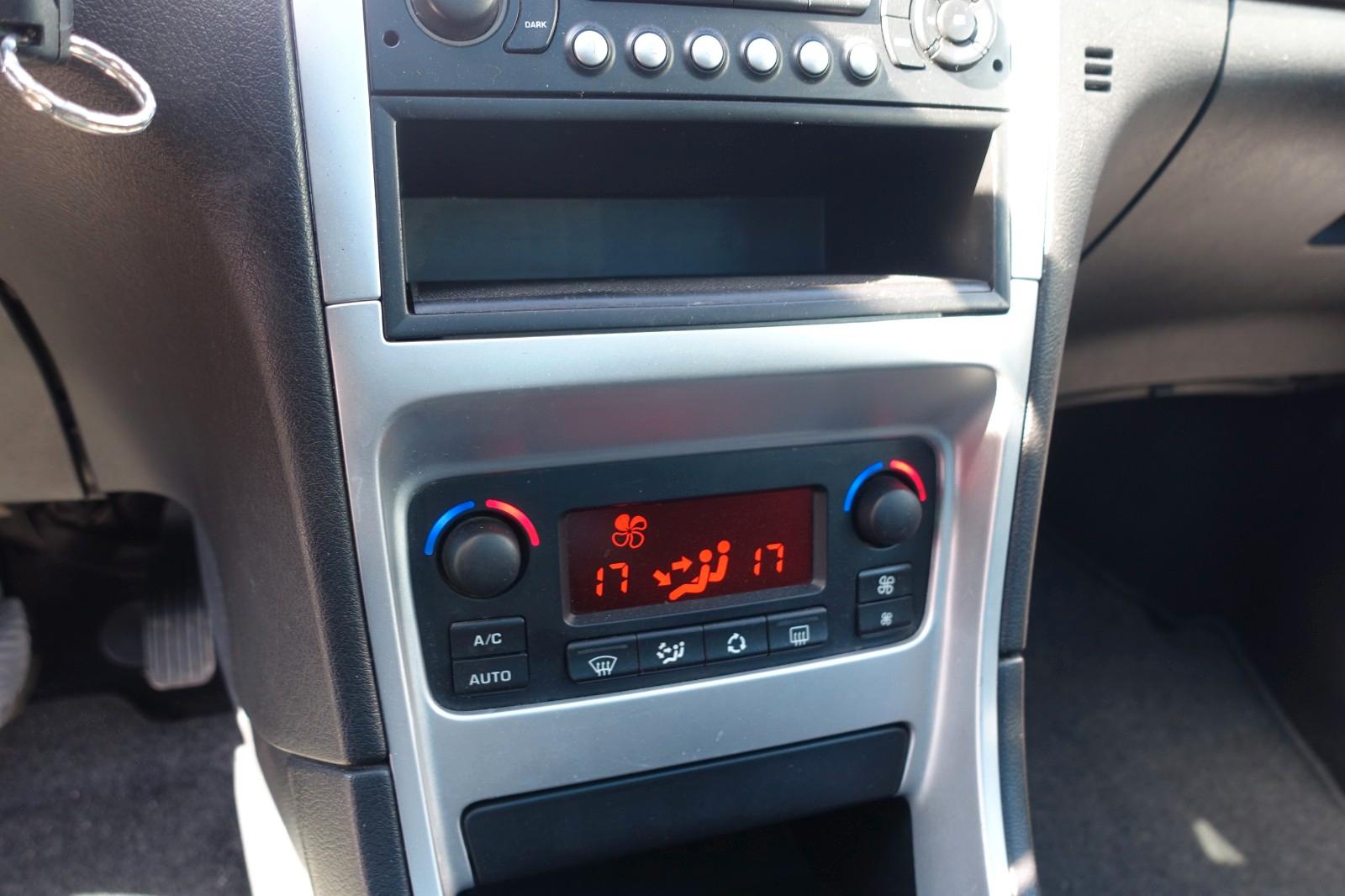 Peugeot 307 2005 — photo 13
