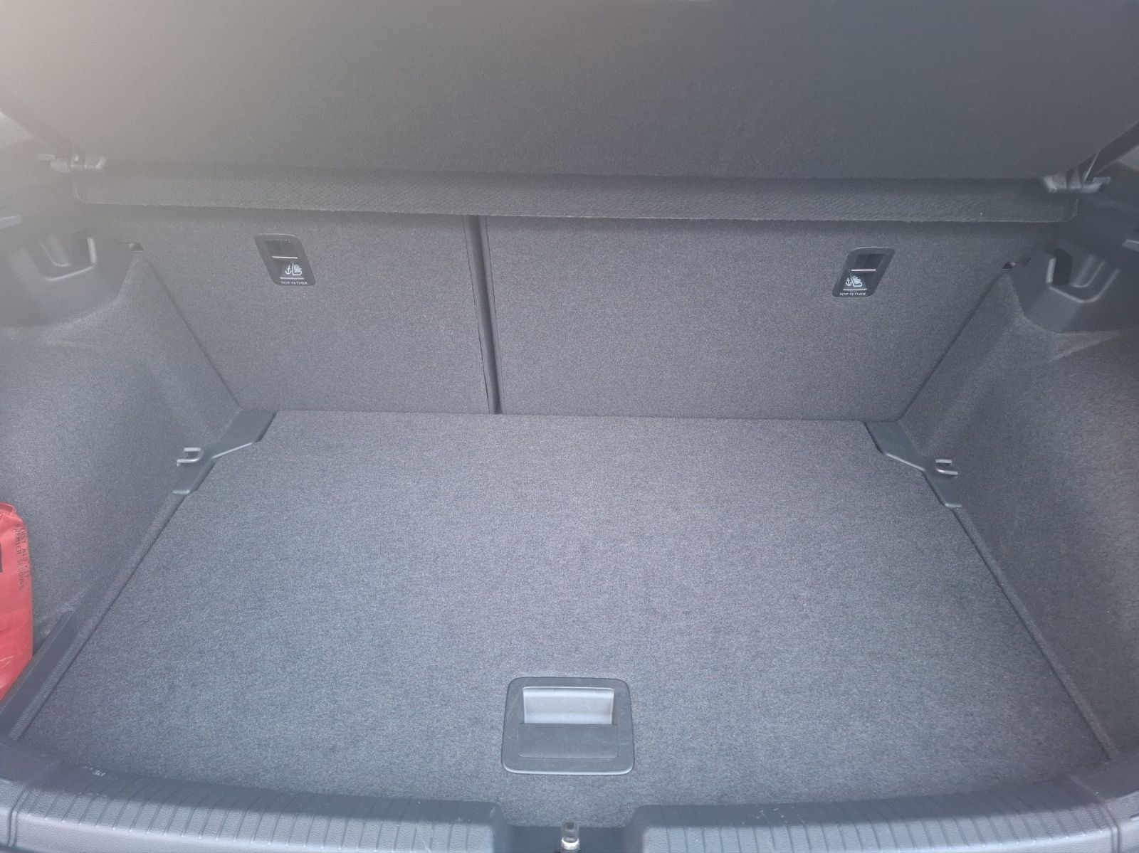 Fahrzeugabbildung Volkswagen Polo TSI Life LED AID SH APP Park-Assist LM