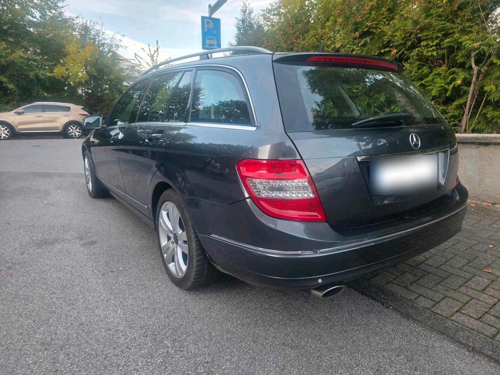 Mercedes-Benz C220 2009 — photo 10