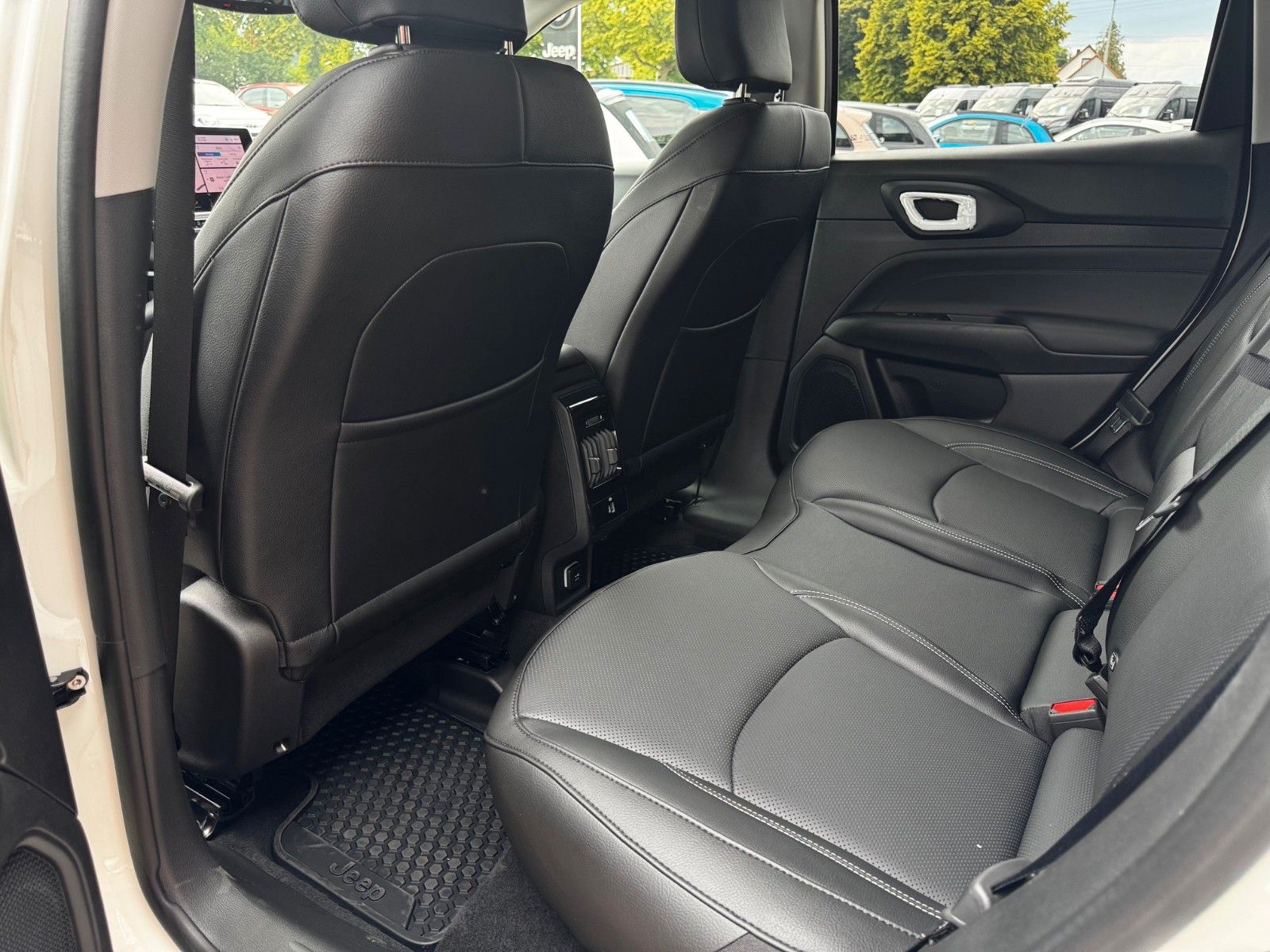 Fahrzeugabbildung Jeep Compass 1.5l GSE T4 48V Summit NAVI ACC KAMERA