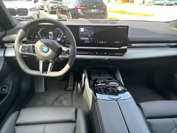 BMW 520d xDrive Touring M Sportpaket Head-Up DAB