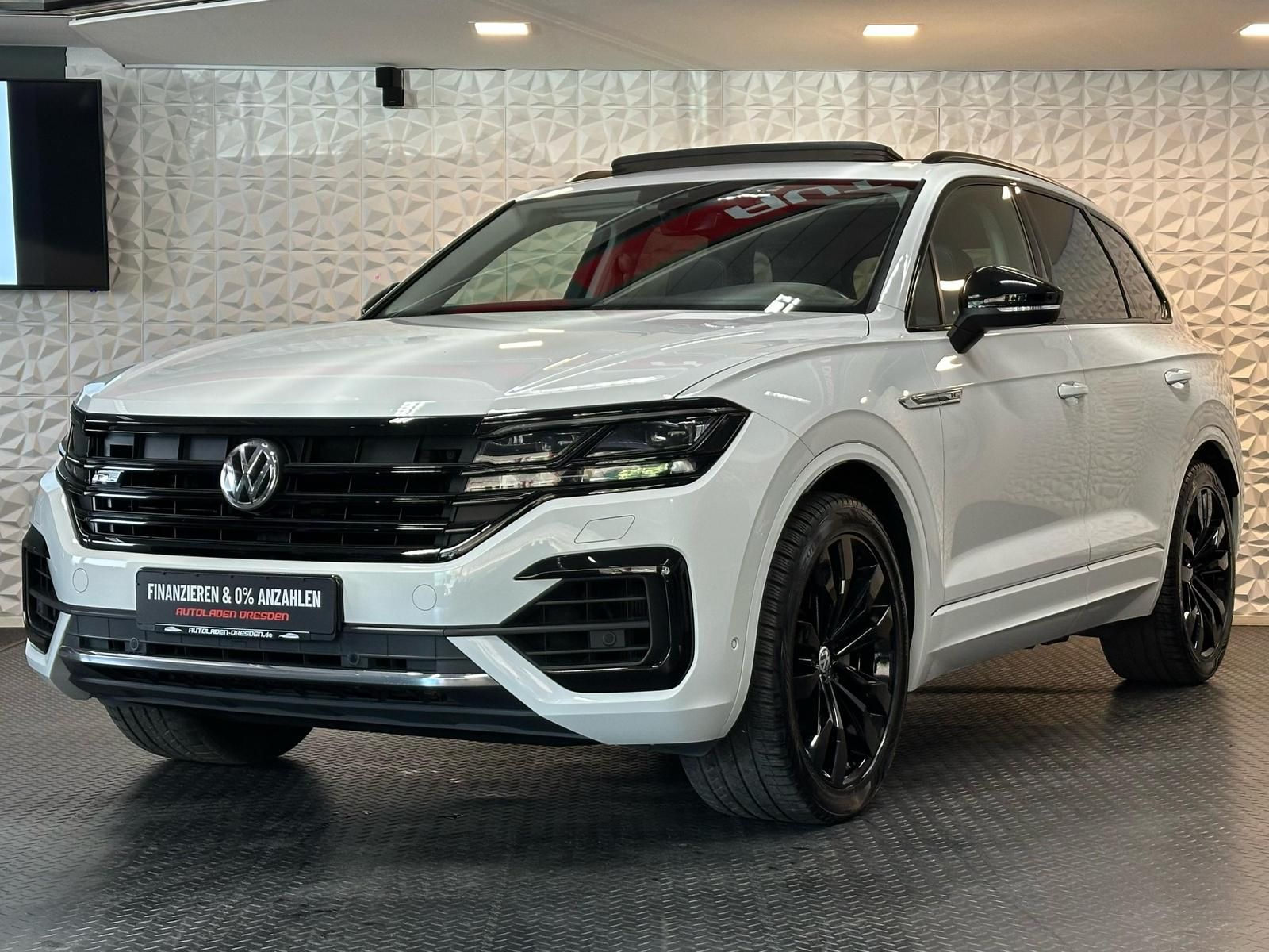 VW Touareg 3.0TDI R LINE 4M BLACK MATRIX#AHK#AIR#SH - Image 4