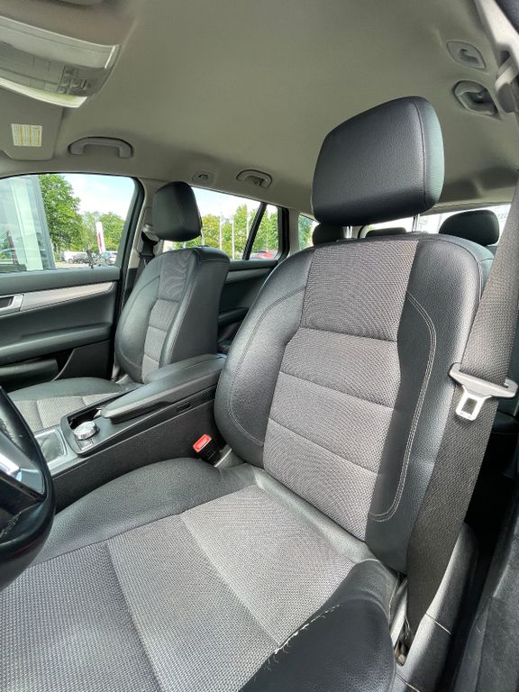 MERCEDES-BENZ C 220 9