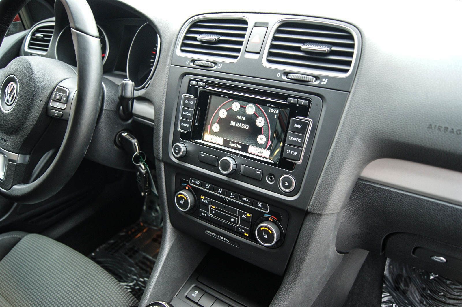 Fahrzeugabbildung Volkswagen Golf VI Cabriolet 14TSI NAVI WINTER PDC GEPFLEGT