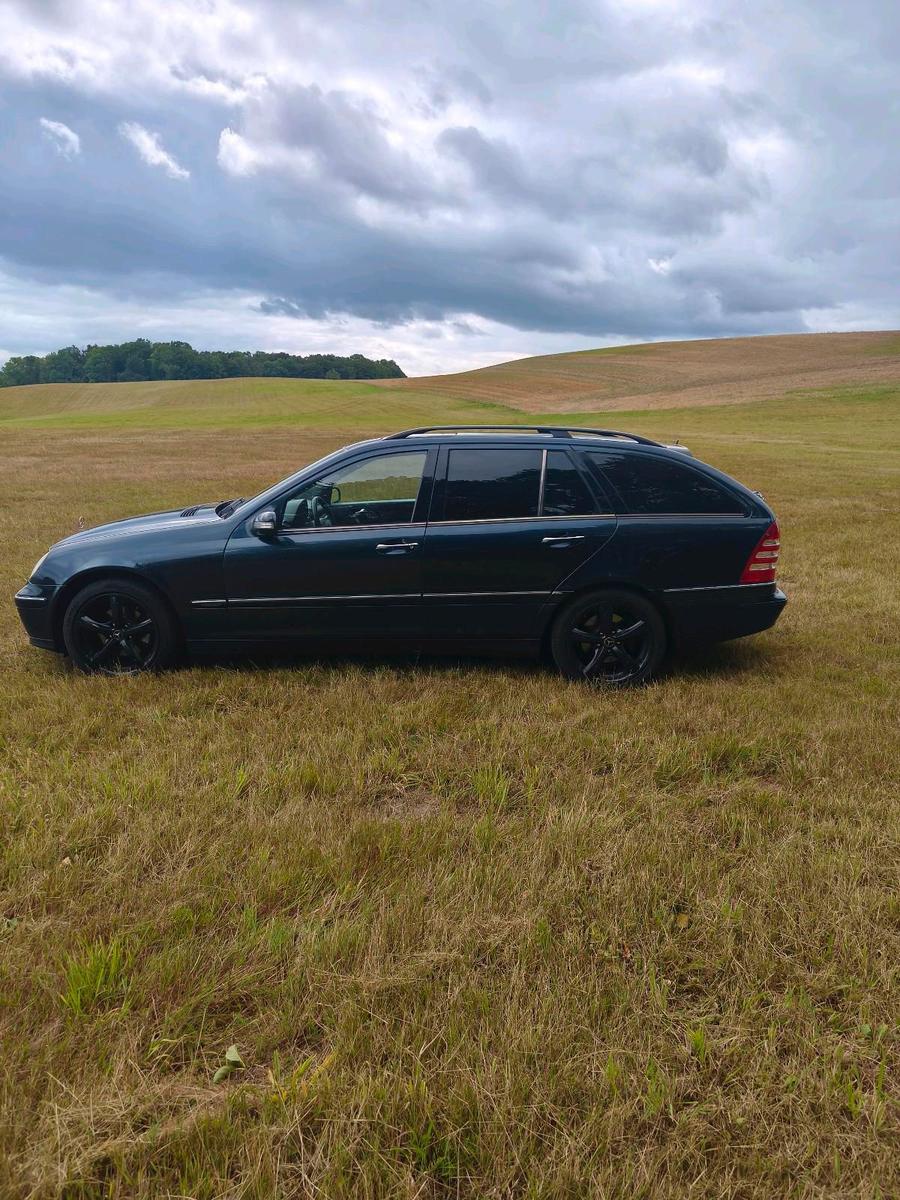 Mercedes-Benz  2005 — photo 14
