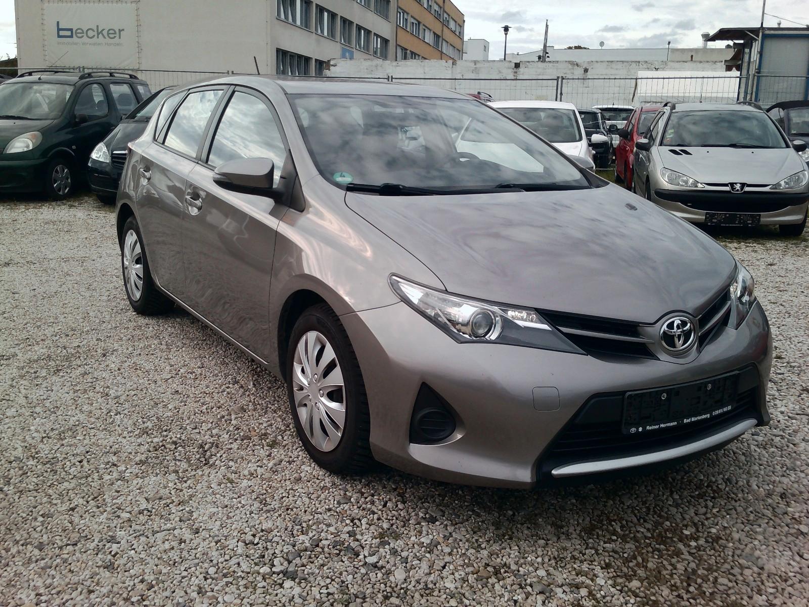 Toyota Auris Cool 1.33 EURO 5 KLIMA  PDC 1 HAND