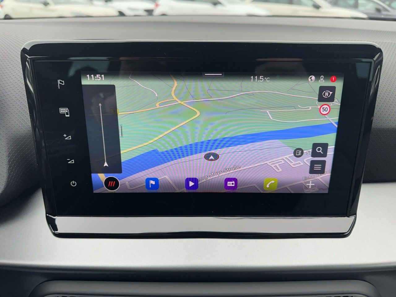 Fahrzeugabbildung SEAT Arona FR 1.0 TSI 116 PS 6-Gang - mit KI generiert/bearbeitet